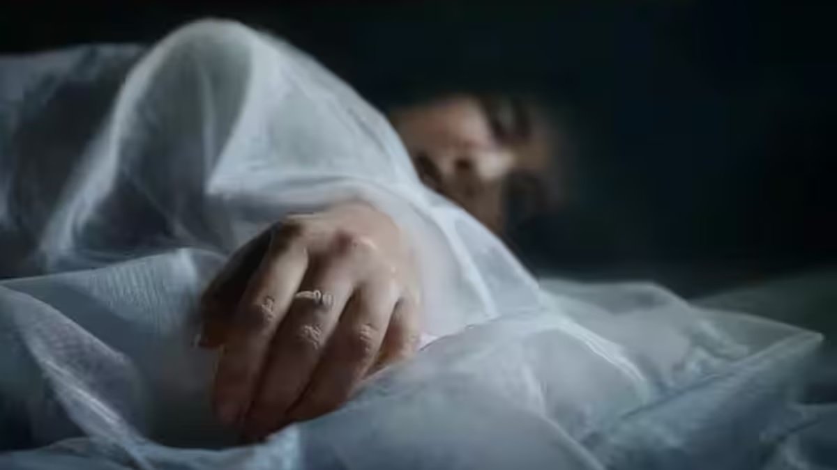 દારૂની પાર્ટીમાં ઘાયલ થયેલી યુવતીનું મોત, પોલીસ ચાવીના ગુચ્છા દ્વારા સ્થળ પર પહોંચી, ઘરની હાલત જોઈને બધા ચોંકી ગયા 3 દારૂની પાર્ટીમાં ઘાયલ થયેલી યુવતીનું મોત, પોલીસ ચાવીના ગુચ્છા દ્વારા સ્થળ પર પહોંચી, ઘરની હાલત જોઈને બધા ચોંકી ગયા https://www.pravinews.com/world-news-in-gujarati/indore-firing-news-young-woman-died-liquor-party-police-detained-three-accused-116704