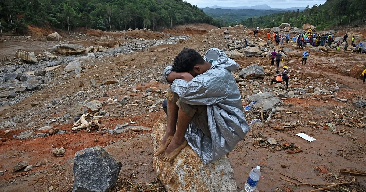કેરળ સરકારનો મોટો નિર્ણય, ભૂસ્ખલનથી પ્રભાવિત બાળકોને 10 લાખ રૂપિયાની શૈક્ષણિક સહાય મળશે 2 કેરળ સરકારનો મોટો નિર્ણય, ભૂસ્ખલનથી પ્રભાવિત બાળકોને 10 લાખ રૂપિયાની શૈક્ષણિક સહાય મળશે https://www.pravinews.com/world-news-in-gujarati/kerala-govt-announces-rs-10-lakh-educational-aid-for-children-who-lost-parents-in-landslide-115855