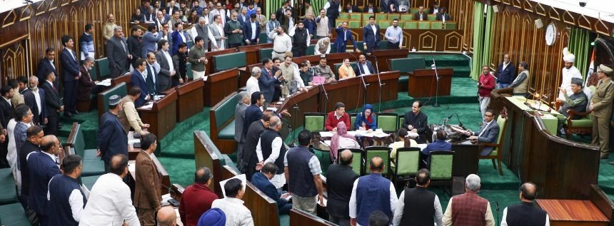 જમ્મુના રાજૌરીમાં 17 રહસ્યમય મોતનો મામલો વિધાનસભામાં પહોંચ્યો, ધારાસભ્યએ આતંકવાદી ષડયંત્રની આશંકા વ્યક્ત કરી 3 જમ્મુના રાજૌરીમાં 17 રહસ્યમય મોતનો મામલો વિધાનસભામાં પહોંચ્યો, ધારાસભ્યએ આતંકવાદી ષડયંત્રની આશંકા વ્યક્ત કરી https://www.pravinews.com/world-news-in-gujarati/mla-javed-iqbal-chaudhary-raises-rajauri-mysterious-deaths-issue-in-jammu-kashmir-assembly-session-116187