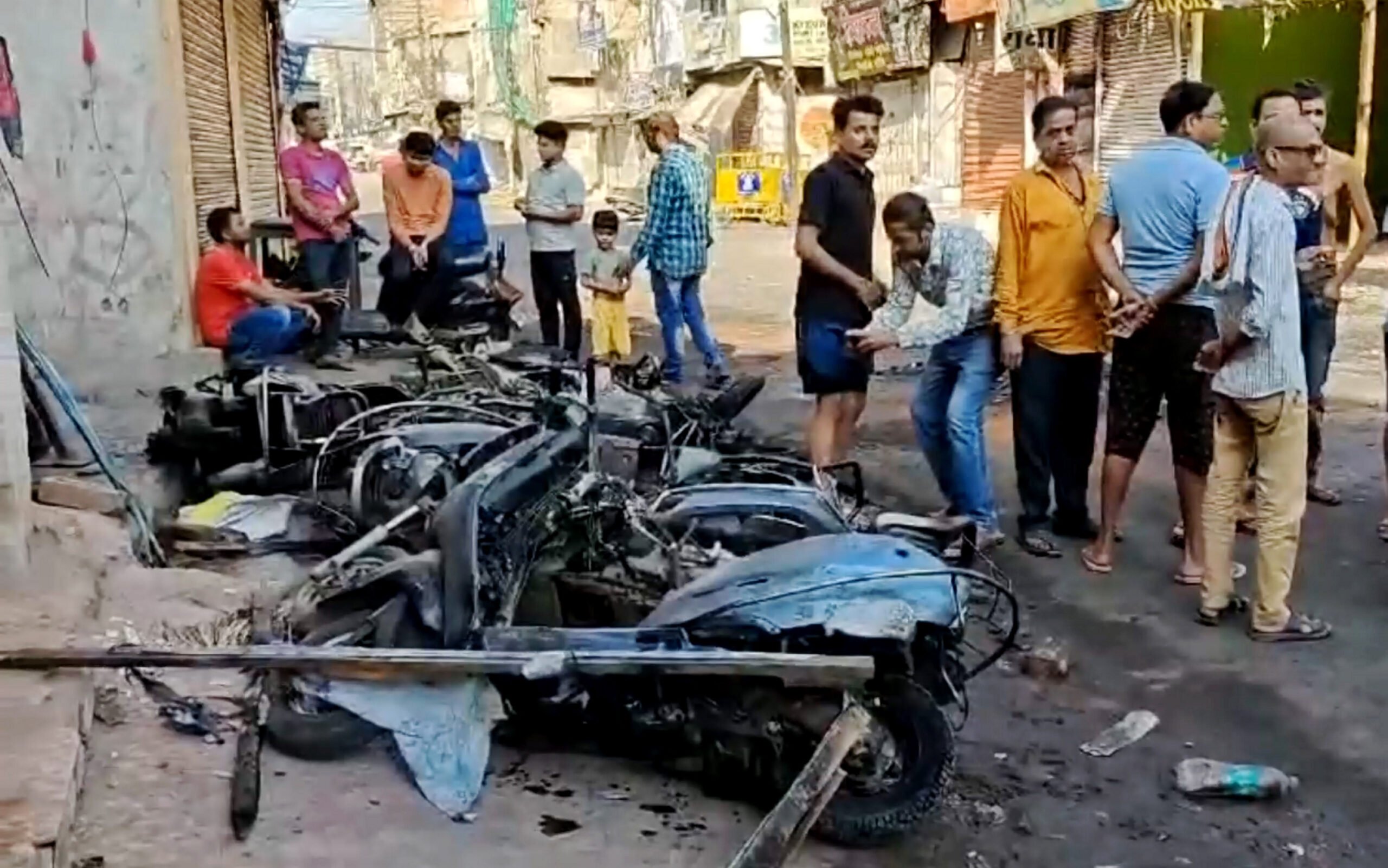 નાગપુર હિંસામાં પહેલું મોત, ઇરફાન અંસારીનું ICUમાં અવસાન https://www.pravinews.com/world-news-in-gujarati/nagpur-violence-latest-news-irfan-ansari-critically-injured-during-communal-protest-died-in-icu-116848