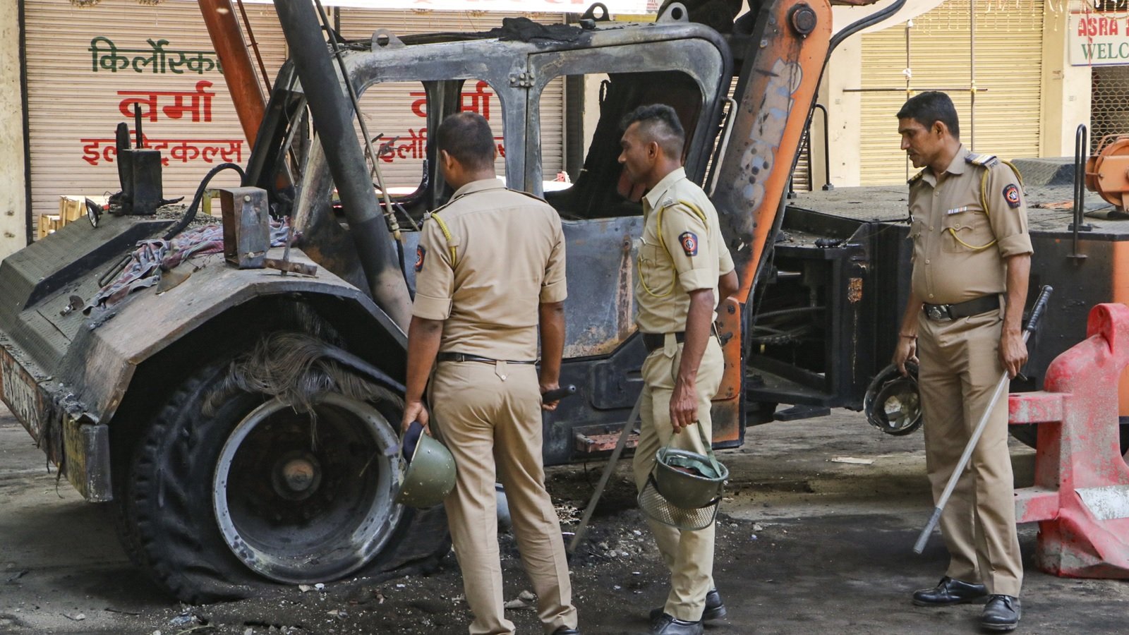 કુરાન પર એક અફવા અને 140 પોસ્ટ્સ, નાગપુરમાં વાતાવરણ થોડી જ વારમાં કેવી રીતે બગડ્યું 2 કુરાન પર એક અફવા અને 140 પોસ્ટ્સ, નાગપુરમાં વાતાવરણ થોડી જ વારમાં કેવી રીતે બગડ્યું https://www.pravinews.com/world-news-in-gujarati/one-rumour-and-150-posts-how-nagpur-violence-done-tells-police-116016