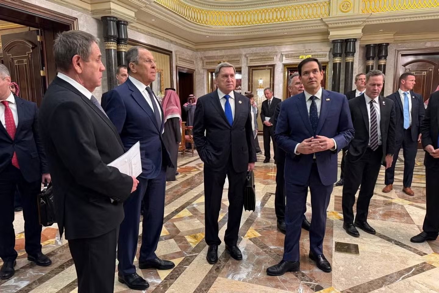 રિયાધમાં અમેરિકા અને રશિયાના પ્રતિનિધિઓ વચ્ચે બેઠક, રશિયા-યુક્રેન યુદ્ધવિરામ પર વિચાર-વિમર્શ https://www.pravinews.com/international-news/us-russia-negotiators-begin-talks-update-in-saudi-arabia-s-riyadh-117763