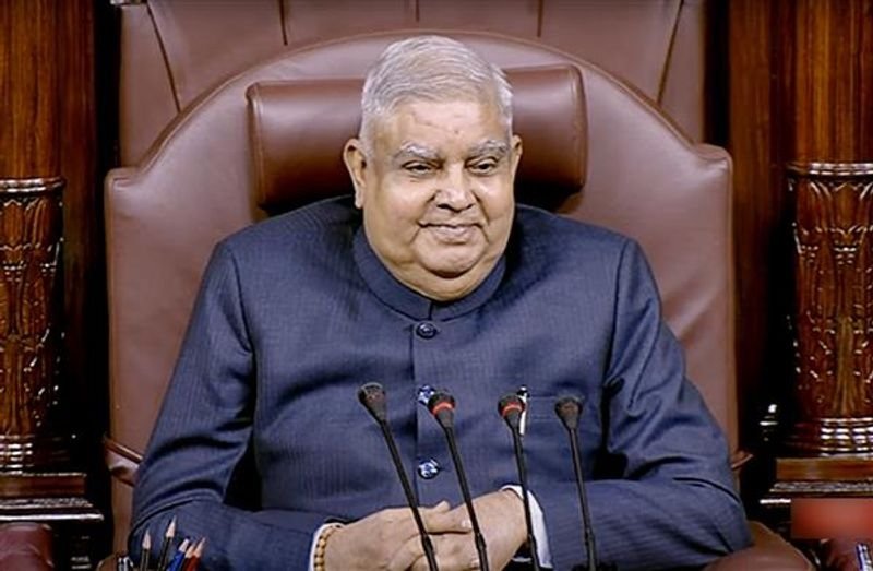 ઉપરાષ્ટ્રપતિ ધનખડે બોલાવી બેઠક, જેપી નડ્ડા અને ખડગેને મળશે https://www.pravinews.com/world-news-in-gujarati/vice-president-jagdeep-dhankhar-calls-a-meeting-to-meet-jp-nadda-and-kharge-matter-of-cash-found-at-judge-house-117235