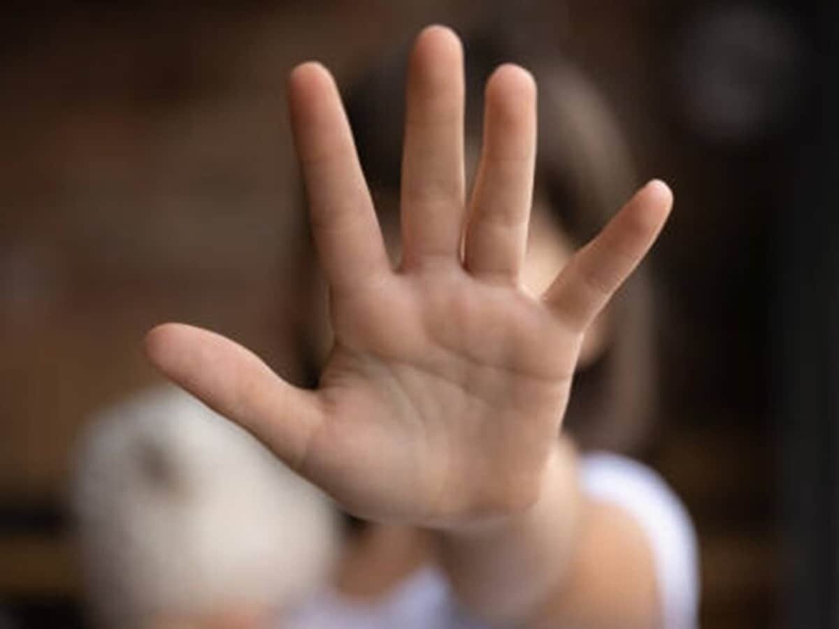 કેન્યાએ રાજદ્વારીને પાછો બોલાવ્યો, દિકરાએ દિલ્હીમાં છોકરીની કરી હતી છેડતી, કેમ કોઈ કાર્યવાહી ન થઈ? https://www.pravinews.com/world-news-in-gujarati/kenyan-govt-call-back-its-diplomat-whose-son-accused-of-sexually-assaulting-minor-in-delhi-school-119795