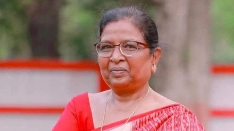 બિહાર મંદિરમાં મંત્રીનો મોબાઈલ-પર્સની ચોરી, અંગત સહાયકે પોલીસ સ્ટેશનમાં નોંધાવી FIR https://www.pravinews.com/world-news-in-gujarati/patna-minister-minister-renu-devi-mobile-and-purse-stolen-in-a-temple-fir-lodged-120212