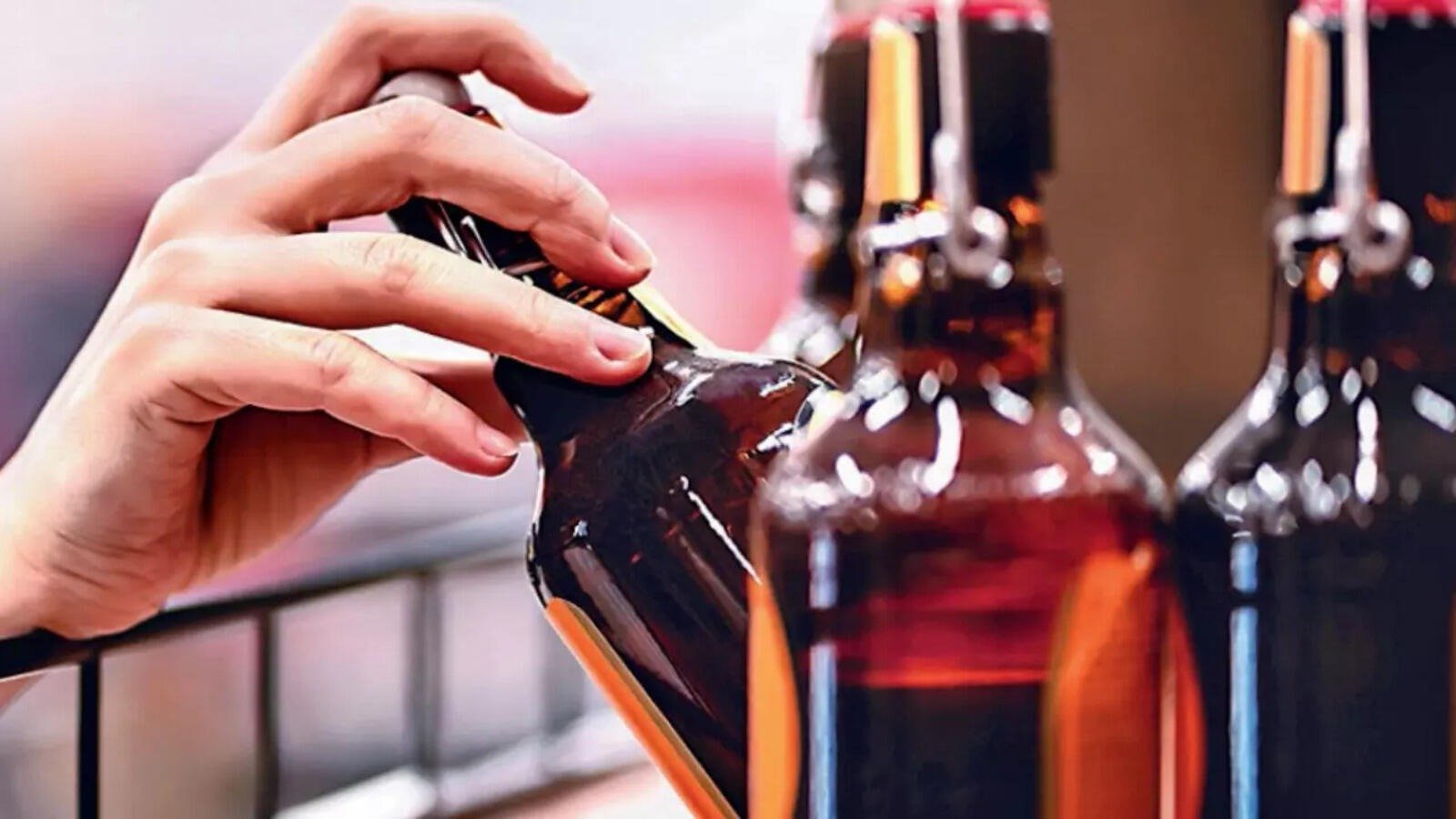 અમદાવાદ સિવિલ હોસ્પિટલમાંથી અઢી વર્ષમાં 1759 લોકોને દારૂ પરમિટ મળી, વર્ષ 2023માં મહત્તમ 1248 લોકોને નવી પરમિટ મળી https://www.pravinews.com/gujarat-news/1759-people-got-liquor-permit-from-ahmedabad-civil-hospital-in-two-and-a-quarter-years-123728