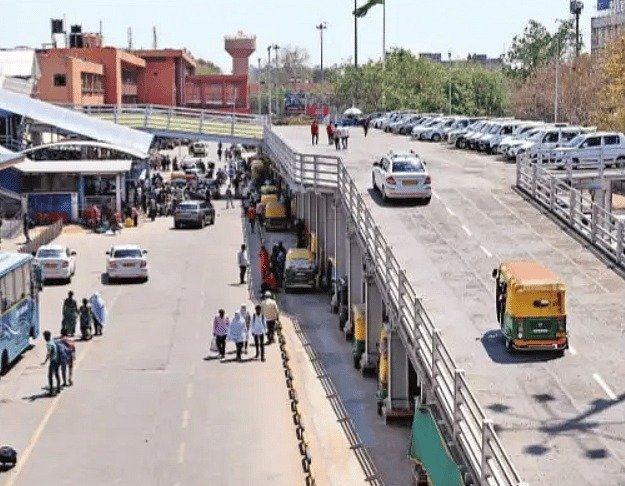 અમદાવાદમાં આગામી 3 મહિના સુધી આ રસ્તો બંધ રહેશે, જુઓ વૈકલ્પિક માર્ગ 2 અમદાવાદમાં આગામી 3 મહિના સુધી આ રસ્તો બંધ રહેશે, જુઓ વૈકલ્પિક માર્ગ https://www.pravinews.com/gujarat-news/ahmedabad-outside-kalupur-station-road-will-remain-closed-for-the-next-3-months-see-alternative-route-123600