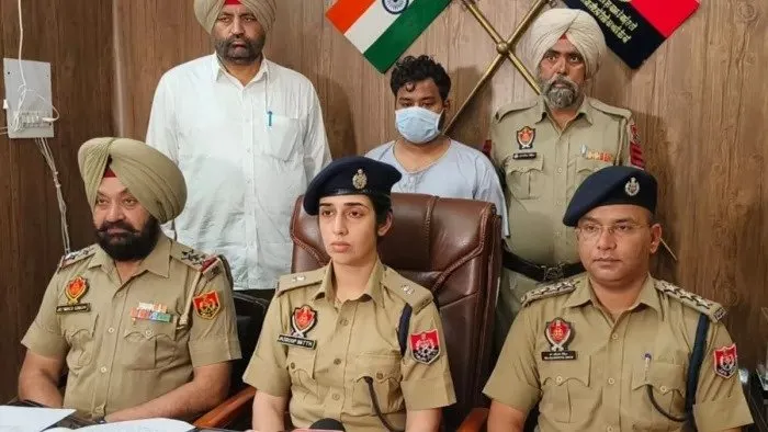 કળિયુગના ભાઈએ પોતાની બહેનની હત્યા કરી, જુગારની લતને કારણે ગુનો આચરવામાં આવ્યો હતો 2 કળિયુગના ભાઈએ પોતાની બહેનની હત્યા કરી, જુગારની લતને કારણે ગુનો આચરવામાં આવ્યો હતો https://www.pravinews.com/world-news-in-gujarati/amritsar-cousin-brother-murdered-sister-for-not-getting-money-for-gambling-125487