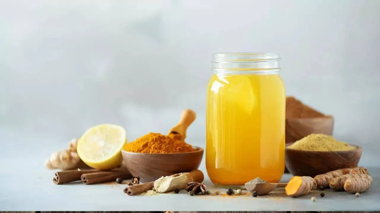 હૂંફાળા પાણીમાં આ 4 વસ્તુઓ મિક્સ કરીને રોજ સવારે પીવો, શરીરમાં જમા થયેલી ગંદકી સાફ થશે, ચરબી પણ ઓછી થશે https://www.pravinews.com/lifestyle/health-fitness/body-detox-drinks-start-your-day-with-these-simple-detox-water-125280