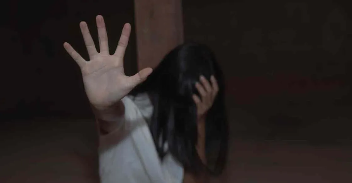 ગુજરાતમાં 5 વર્ષની બાળકી પર બળાત્કાર, ગંભીર રીતે ઘાયલ, ડ્રોનની મદદથી આરોપી પકડાયો 2 ગુજરાતમાં 5 વર્ષની બાળકી પર બળાત્કાર, ગંભીર રીતે ઘાયલ, ડ્રોનની મદદથી આરોપી પકડાયો https://www.pravinews.com/gujarat-news/gujarat-crime-5-year-old-girl-molested-by-relative-in-mahisagar-district-124806