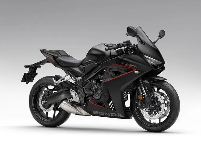2025 Honda CB650R and CBR650R: હોન્ડાએ ભારતમાં ઇ-ક્લચ ટેકનોલોજી સાથે બે બાઇક લોન્ચ કરી, જાણો વિગતો https://www.pravinews.com/automobile/honda-launches-updated-2025-cb650r-and-cbr650r-motorcycles-in-india-124439