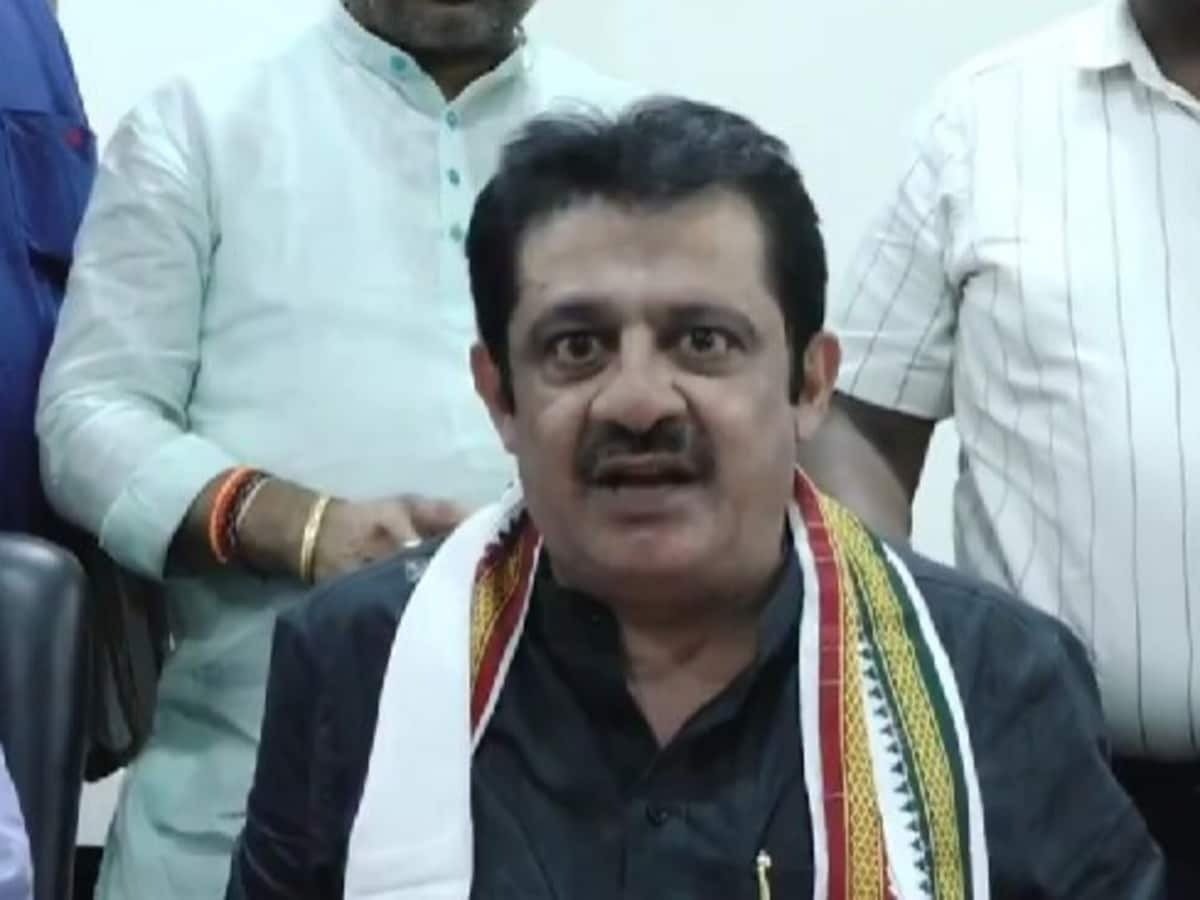 'મને એક સુસાઇડ બૉમ્બ આપો હું જઈશ પાકિસ્તાન', તણાવ વચ્ચે કર્ણાટકના મંત્રીનું નિવેદન વાયરલ થયું https://www.pravinews.com/world-news-in-gujarati/karnataka-minister-zameer-ahmed-statement-on-pahalgam-attack-123503