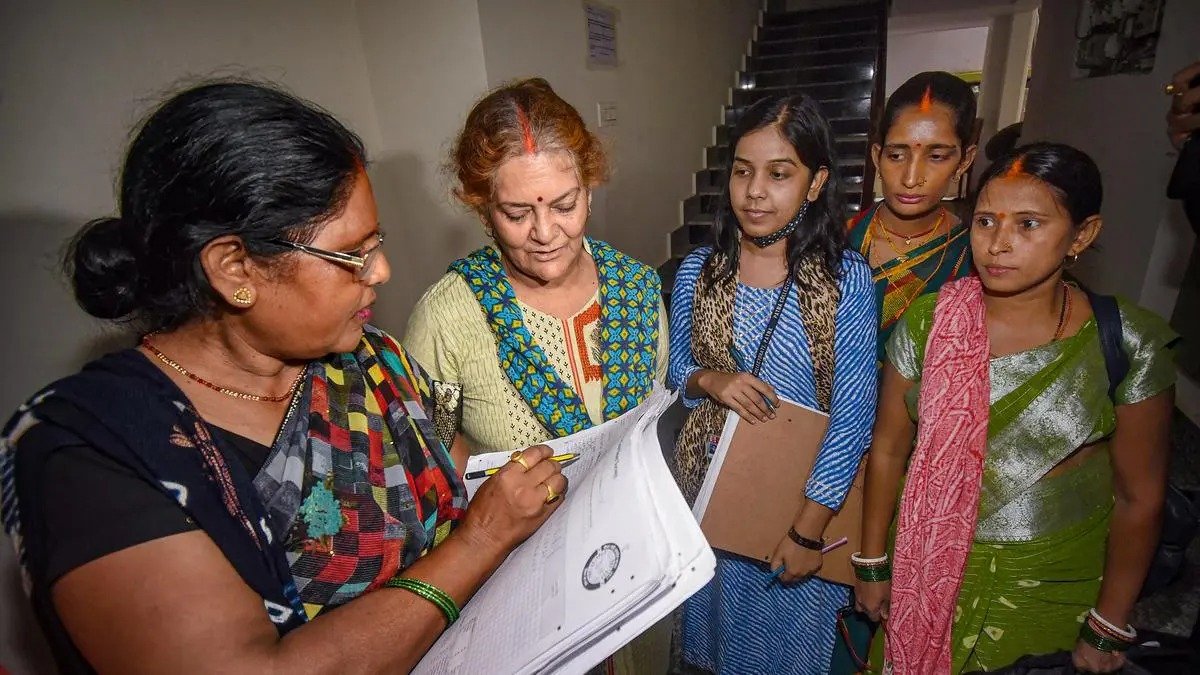 જાતિ વસ્તી ગણતરી મુદ્દે કોંગ્રેસનો વિવાદાસ્પદ ઇતિહાસ, જાણો જાતિ વસ્તી ગણતરીમાં દાયકા સુધી કોંગ્રેસે કેવી રીતે કર્યો વિલંબ? https://www.pravinews.com/politics/know-how-congress-delayed-the-caste-census-for-a-decade-123777