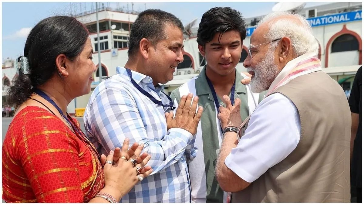 PM મોદી બિહારના 14 વર્ષીય સ્ટાર ક્રિકેટર વૈભવ સૂર્યવંશીને મળ્યા, તેમને યુવા સેન્સેશન ગણાવ્યા https://www.pravinews.com/sports/pm-modi-met-14-year-old-star-cricketer-vaibhav-suryavanshi-and-his-family-called-him-a-youth-sensation-ipl-126108