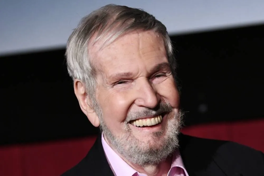 ઓસ્કાર વિજેતા ફિલ્મ નિર્માતા રોબર્ટ બેન્ટનનું નિધન, 92 વર્ષની વયે અંતિમ શ્વાસ લીધા https://www.pravinews.com/entertainment/robert-benton-passes-away-at-age-of-92-known-for-oscar-winning-filmmaker-kramer-vs-krame-124627