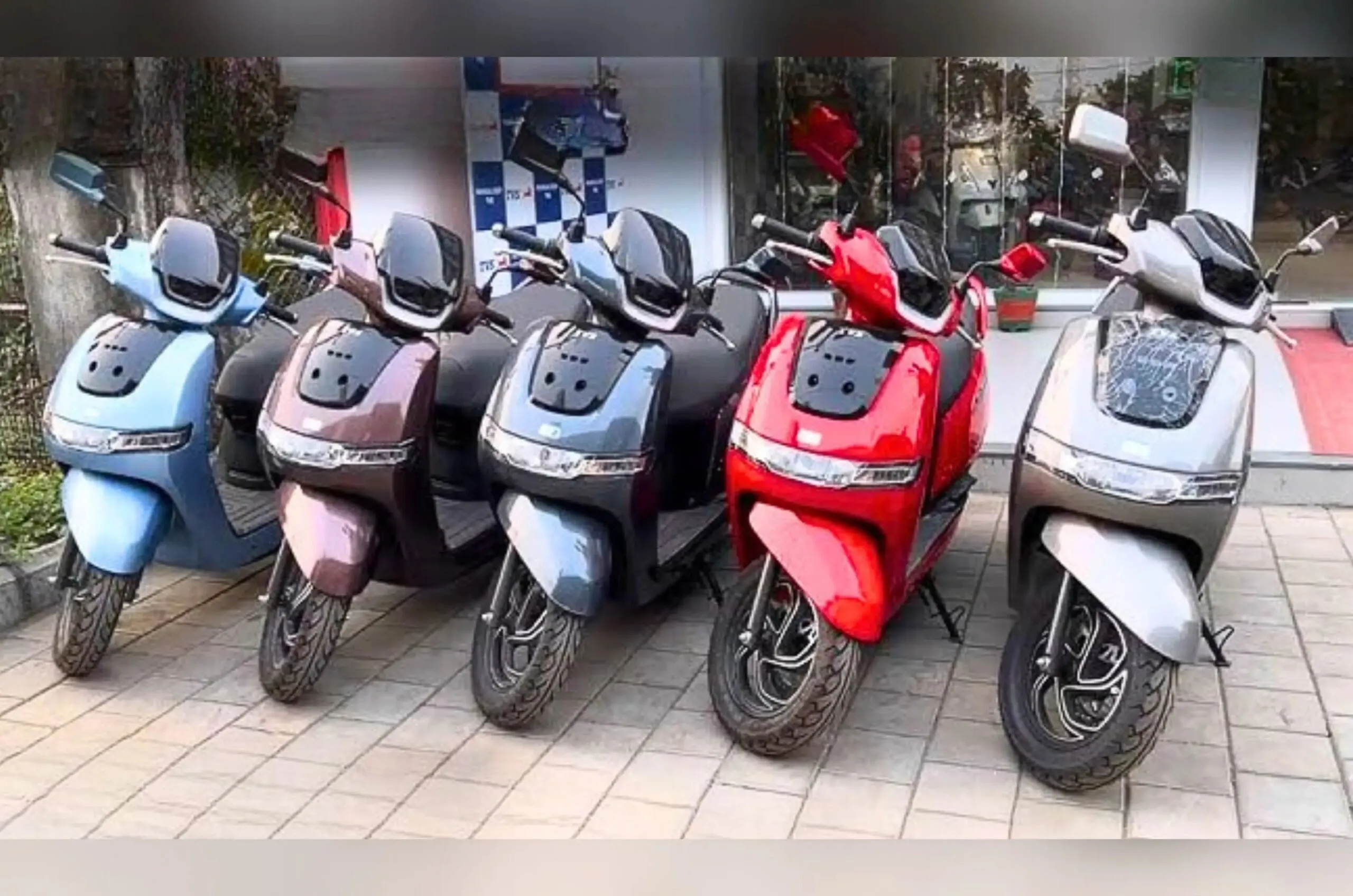 TVSના આ સસ્તા સ્કૂટરે જીત્યું છે લોકોનું દિલ, તે સારું વેચાઈ રહ્યું છે, જાણો કિંમત અને ફીચર્સ https://www.pravinews.com/automobile/tvs-iqube-range-features-affordable-electric-scooter-april-sales-report-2025-know-details-here-125069