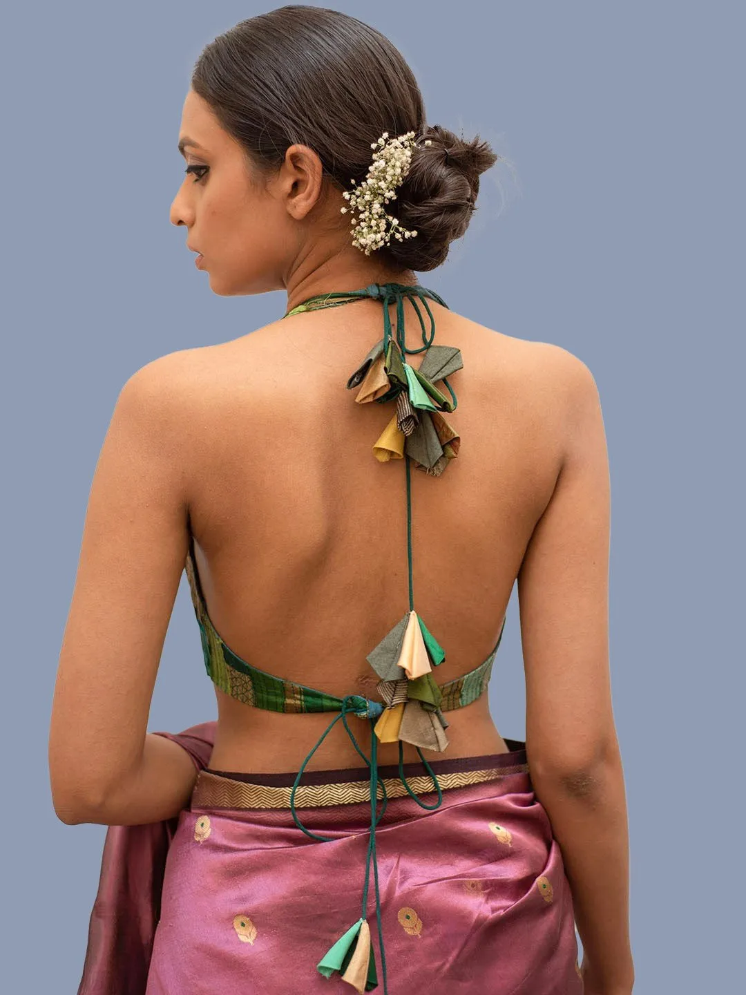 સિમ્પલ બ્લાઉઝને સ્ટાઇલિશ લુક આપવા માંગો છો? આ 4 સ્માર્ટ હેક્સ કામ આવશે https://www.pravinews.com/lifestyle/fashion-news/4-simple-blouse-styling-hacks-126429