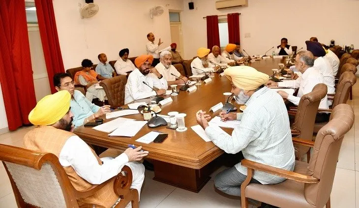 પંજાબમાં AAP સરકારનો ઐતિહાસિક નિર્ણય, અનુસૂચિત જાતિના પરિવારોને મોટી રાહત https://www.pravinews.com/world-news-in-gujarati/punjab-aap-government-historic-decision-loan-pscfc-big-relief-sc-families-126359