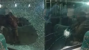 ગ્વાલિયરમાં શતાબ્દી એક્સપ્રેસ પર પથ્થરમારો, ટ્રેનમાં હાજર પૂર્વ ધારાસભ્ય માંડ માંડ બચ્યા https://www.pravinews.com/world-news-in-gujarati/stone-pelting-on-shatabdi-express-in-datia-and-gwalior-former-mla-raghuraj-kansana-safe-127101