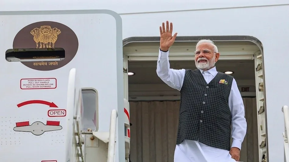 આતંકવાદી હુમલાની ચેતવણી બાદ અલીગઢ મુસ્લિમ યુનિવર્સિટીમાં સુરક્ષા વ્યવસ્થા વધારી દેવામાં આવી છે 2 આતંકવાદી હુમલાની ચેતવણી બાદ અલીગઢ મુસ્લિમ યુનિવર્સિટીમાં સુરક્ષા વ્યવસ્થા વધારી દેવામાં આવી છે https://www.pravinews.com/world-news-in-gujarati/security-has-been-increased-at-aligarh-muslim-university-after-a-terror-attack-warning-128295