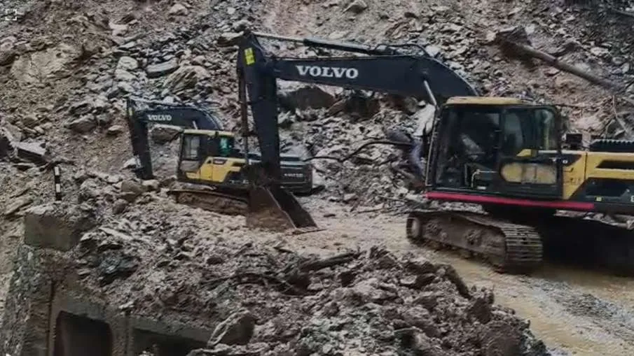 ઉત્તરાખંડમાં ફરી વાદળ ફાટ્યું, રુદ્રપ્રયાગ અને ચમોલીમાં પૂર, ભારે વિનાશના સર્જાયો https://www.pravinews.com/world-news-in-gujarati/cloud-burst-again-in-uttarakhand-floods-in-rudraprayag-and-chamoli-causing-huge-destruction-129510