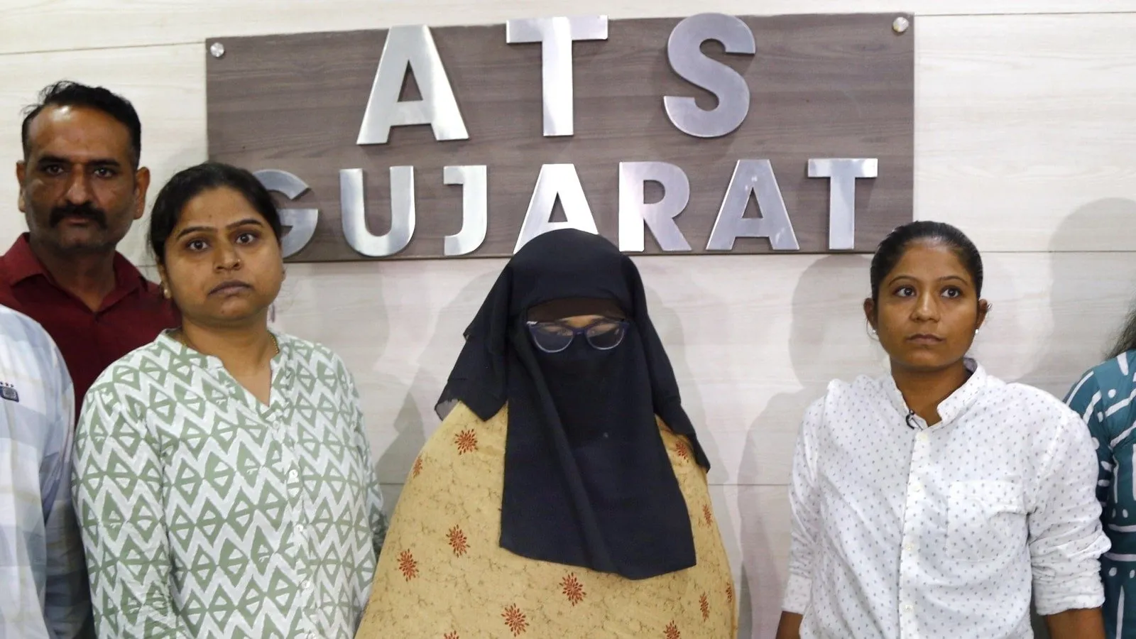 ગુજરાત ATSનો મોટો ખુલાસો, શમા પરવીને પાકિસ્તાની આર્મી ચીફ અસીમ મુનીરને કરી હતી આવી અપીલ 2 ગુજરાત ATSનો મોટો ખુલાસો, શમા પરવીને પાકિસ્તાની આર્મી ચીફ અસીમ મુનીરને કરી હતી આવી અપીલ https://www.pravinews.com/gujarat-news/big-revelation-from-gujarat-ats-shama-parveen-made-such-an-appeal-to-pakistani-army-chief-asim-munir-128905