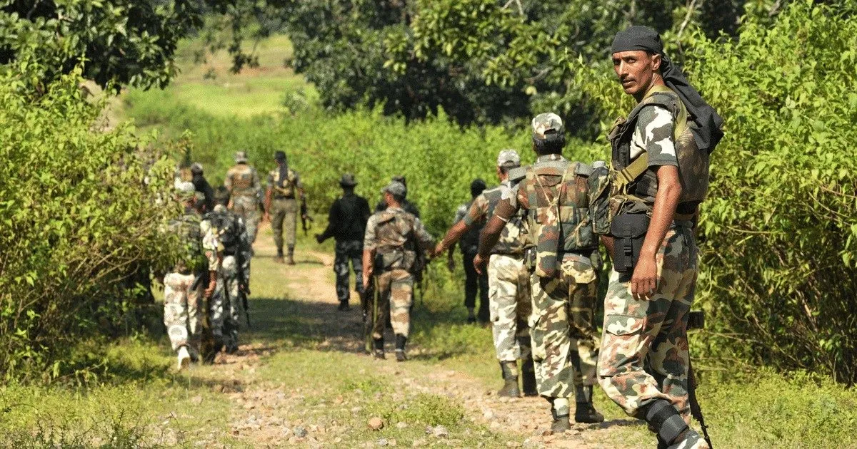 ઝારખંડમાં સુરક્ષા દળોએ 3 માઓવાદીઓને ઠાર માર્યા, જેમાંથી એકના માથા પર 1 કરોડ રૂપિયાનું ઇનામ હતું https://www.pravinews.com/world-news-in-gujarati/security-forces-kill-3-maoists-in-jharkhand-one-of-whom-had-a-bounty-of-rs-1-crore-on-his-head-129986