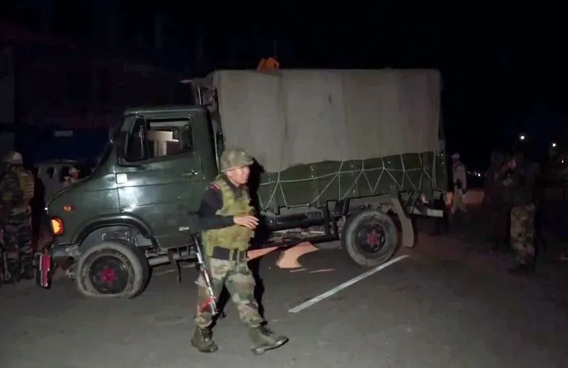 મણિપુરમાં આસામ રાઈફલ્સના કાફલા પર હુમલો, 2 જવાન શહીદ, 5 ઘાયલ https://www.pravinews.com/world-news-in-gujarati/attack-on-assam-rifles-convoy-in-manipur-2-jawans-martyred-5-injured-130214