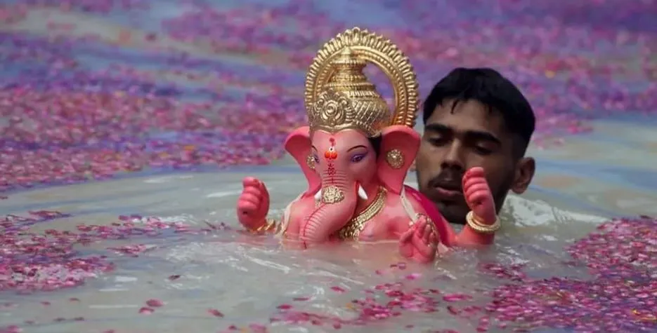 અનંત ચતુર્દશી ક્યારે છે? જાણો આ દિવસે ગણેશ વિસર્જન માટે કયો શુભ મુહૂર્ત રહેશે 2 અનંત ચતુર્દશી ક્યારે છે? જાણો આ દિવસે ગણેશ વિસર્જન માટે કયો શુભ મુહૂર્ત રહેશે https://www.pravinews.com/religion/astrology/when-is-anant-chaturdashi-know-which-is-the-auspicious-time-for-ganesh-visarjan-on-this-day-129650